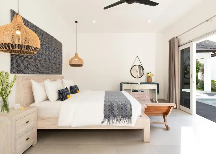 Hiburan 2 By Finder * Seminyak (Bali)